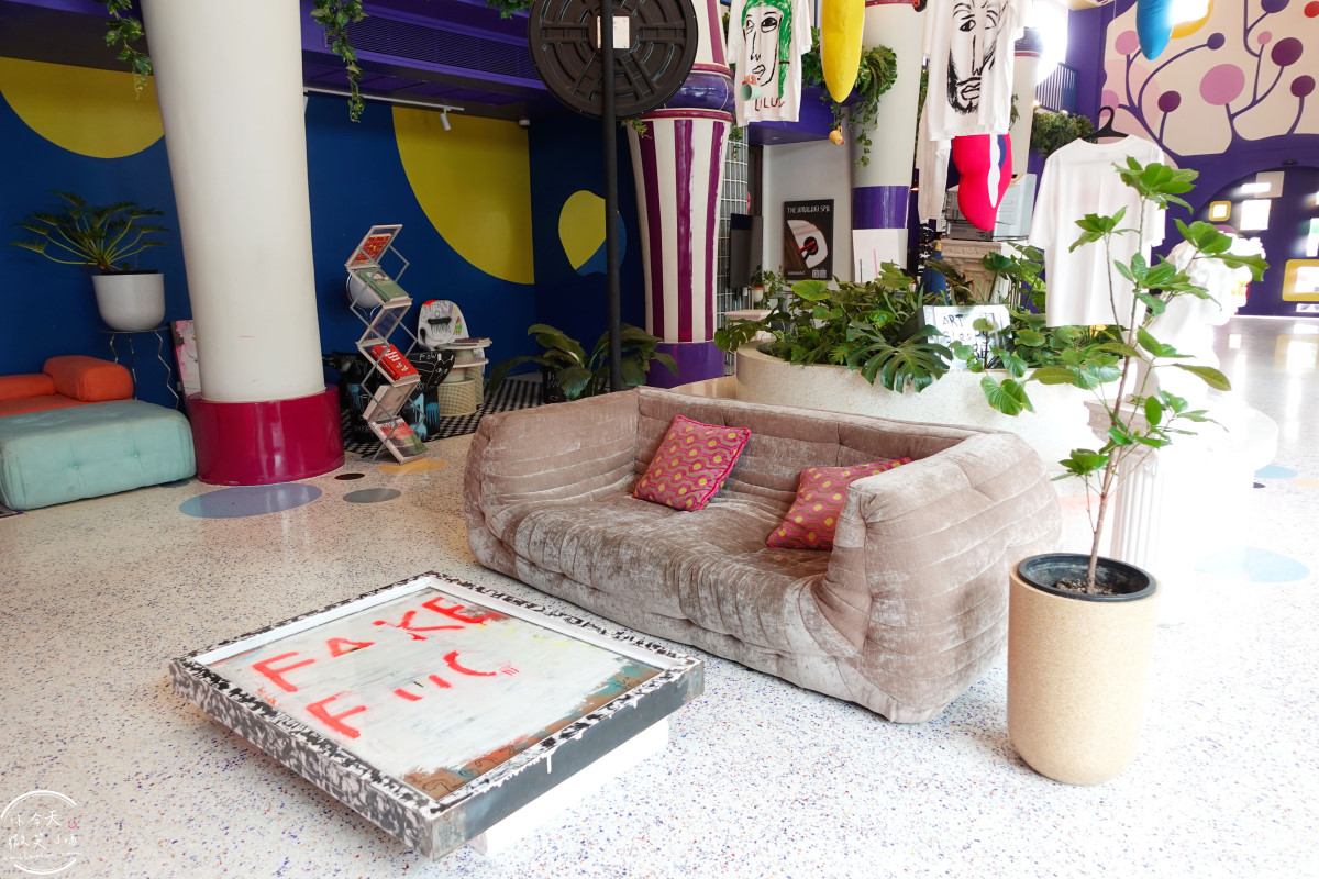 曼谷住宿推薦∥The Fig Lobby 曼谷無花果大堂酒店，曼谷最潮藝術飯店，拍照控必住！各房型分享，價格親民、游泳池、早餐、酒吧設施超完善︱入住一間會讓你「捨不得退房」的藝術旅館