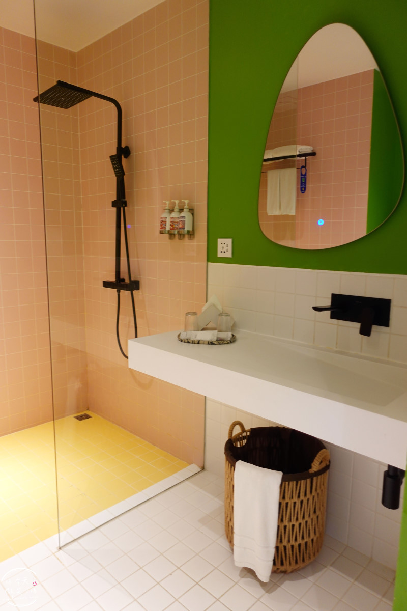 曼谷住宿推薦∥The Fig Lobby 曼谷無花果大堂酒店，曼谷最潮藝術飯店，拍照控必住！各房型分享，價格親民、游泳池、早餐、酒吧設施超完善︱入住一間會讓你「捨不得退房」的藝術旅館