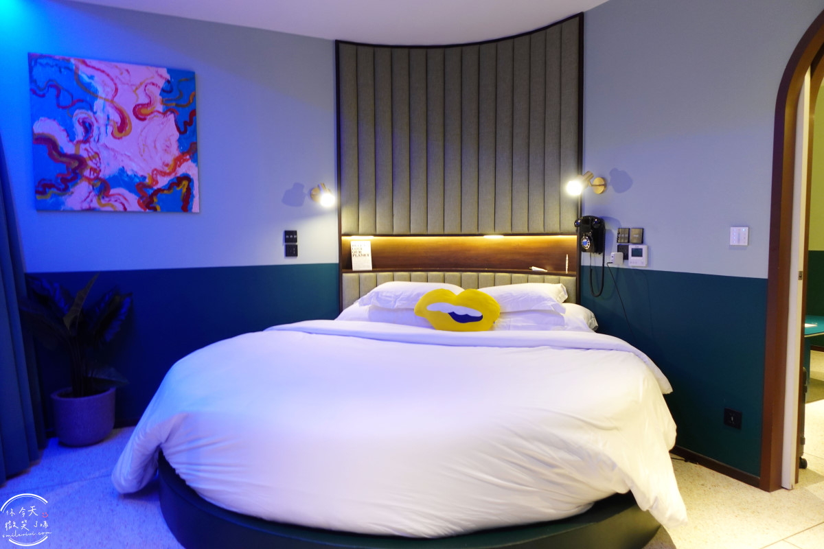 曼谷住宿推薦∥The Fig Lobby 曼谷無花果大堂酒店，曼谷最潮藝術飯店，拍照控必住！各房型分享，價格親民、游泳池、早餐、酒吧設施超完善︱入住一間會讓你「捨不得退房」的藝術旅館