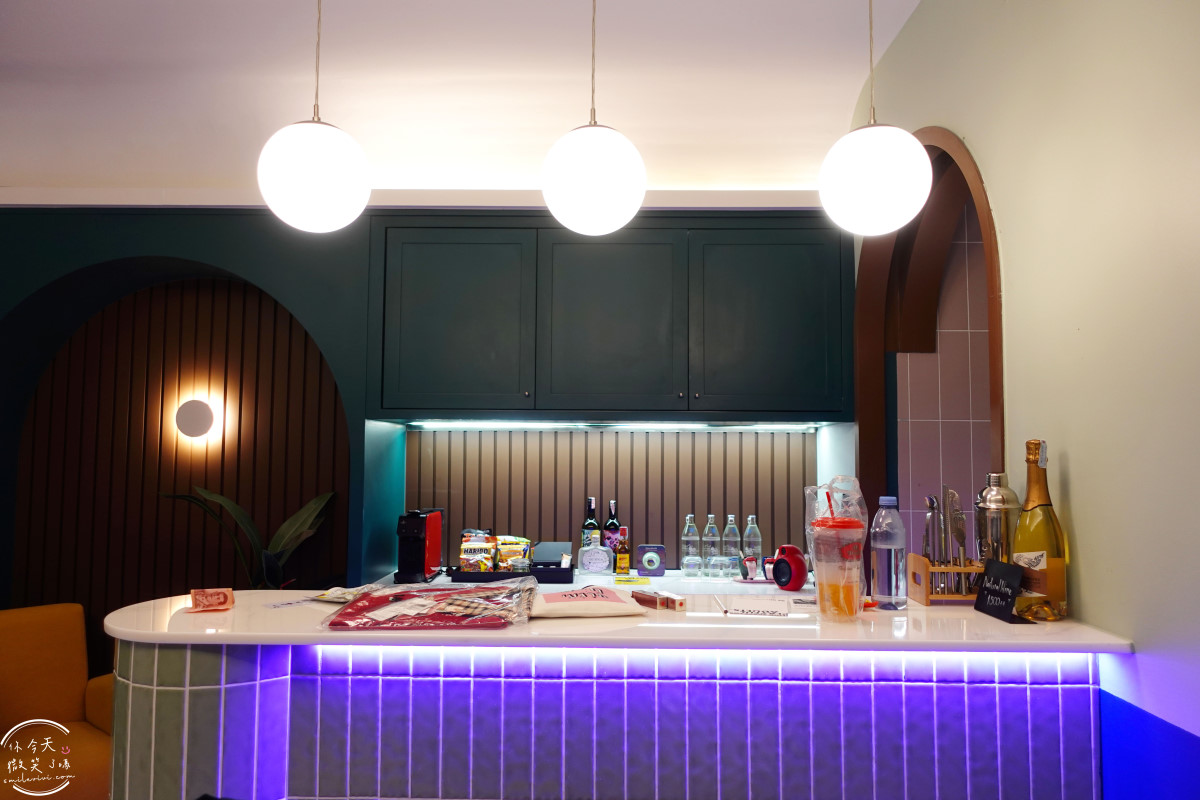 曼谷住宿推薦∥The Fig Lobby 曼谷無花果大堂酒店，曼谷最潮藝術飯店，拍照控必住！各房型分享，價格親民、游泳池、早餐、酒吧設施超完善︱入住一間會讓你「捨不得退房」的藝術旅館