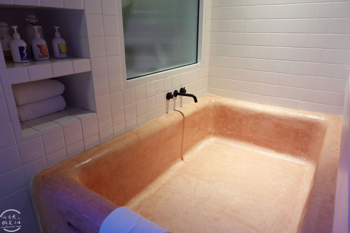 曼谷住宿推薦∥The Fig Lobby 曼谷無花果大堂酒店，曼谷最潮藝術飯店，拍照控必住！各房型分享，價格親民、游泳池、早餐、酒吧設施超完善︱入住一間會讓你「捨不得退房」的藝術旅館