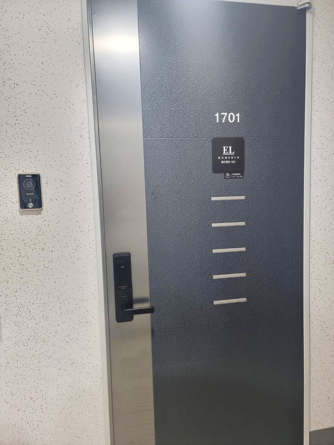 釜山沙上住宿推薦∥EL Momento Sasang(艾爾莫門托沙上公寓飯店;엘모멘토 사상) 公寓式飯店完整開箱︱附簡易廚房、洗衣設備，對面有Homeplus、E-Mart︱近機場＆地鐵，交通便利又高CP值︱