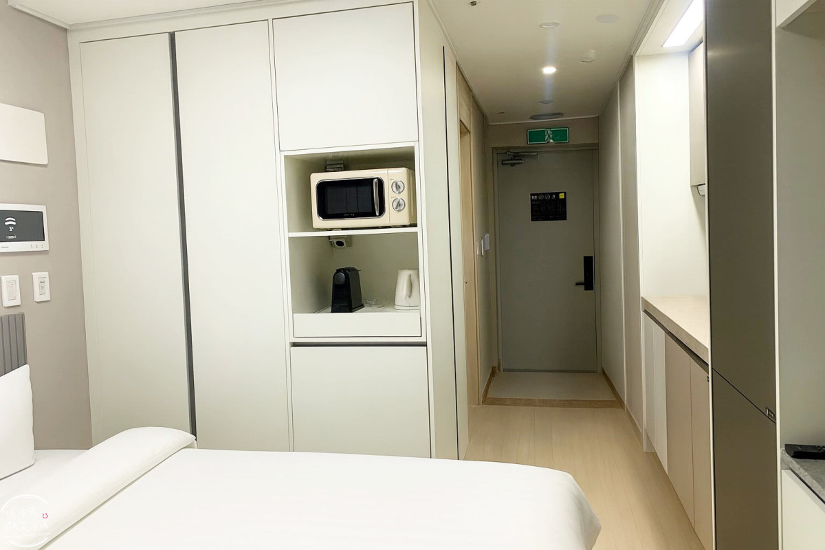 釜山沙上住宿推薦∥EL Momento Sasang(艾爾莫門托沙上公寓飯店;엘모멘토 사상) 公寓式飯店完整開箱︱附簡易廚房、洗衣設備，對面有Homeplus、E-Mart︱近機場＆地鐵，交通便利又高CP值︱