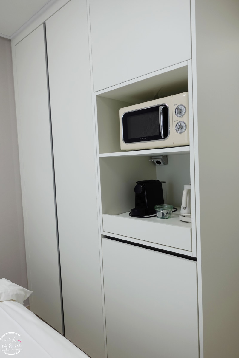 釜山沙上住宿推薦∥EL Momento Sasang(艾爾莫門托沙上公寓飯店;엘모멘토 사상) 公寓式飯店完整開箱︱附簡易廚房、洗衣設備，對面有Homeplus、E-Mart︱近機場＆地鐵，交通便利又高CP值︱