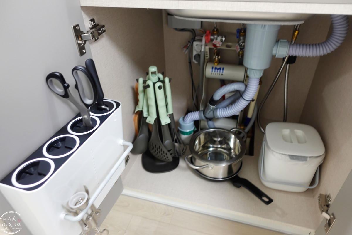 釜山沙上住宿推薦∥EL Momento Sasang(艾爾莫門托沙上公寓飯店;엘모멘토 사상) 公寓式飯店完整開箱︱附簡易廚房、洗衣設備，對面有Homeplus、E-Mart︱近機場＆地鐵，交通便利又高CP值︱