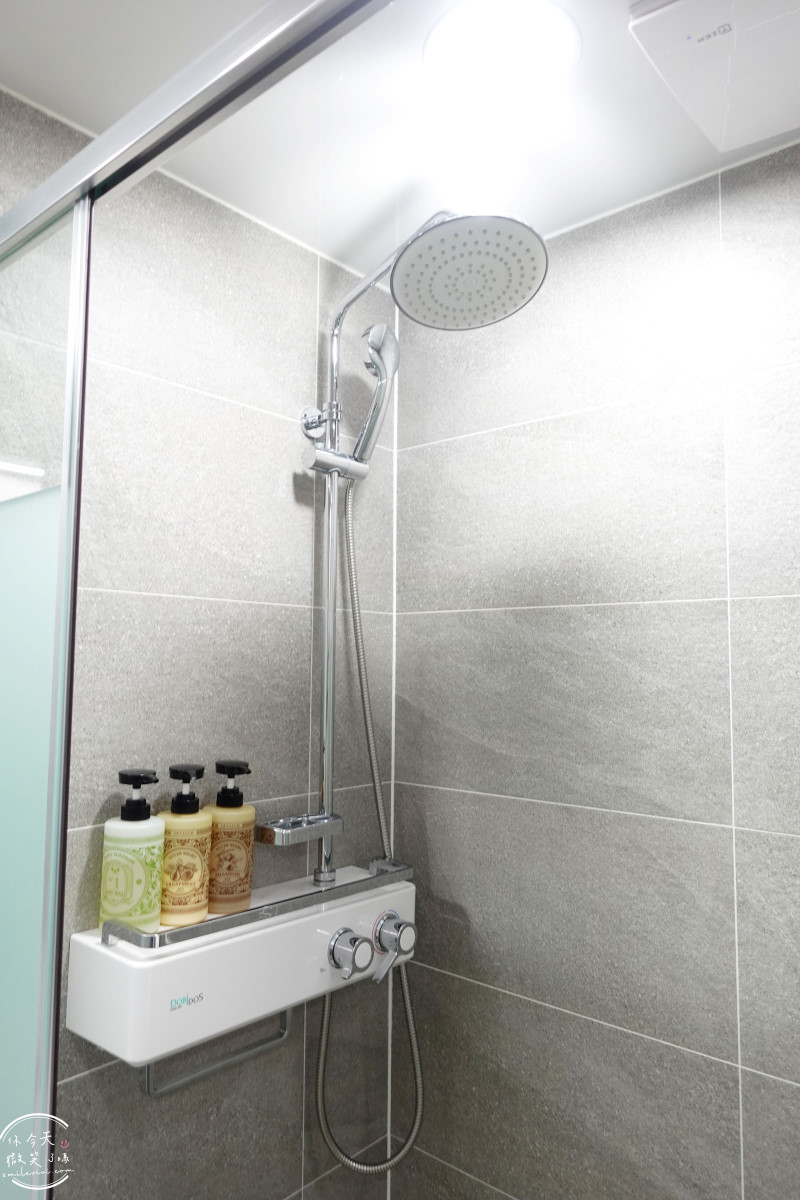 釜山沙上住宿推薦∥EL Momento Sasang(艾爾莫門托沙上公寓飯店;엘모멘토 사상) 公寓式飯店完整開箱︱附簡易廚房、洗衣設備，對面有Homeplus、E-Mart︱近機場＆地鐵，交通便利又高CP值︱