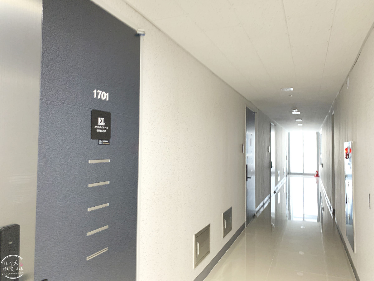 釜山沙上住宿推薦∥EL Momento Sasang(艾爾莫門托沙上公寓飯店;엘모멘토 사상) 公寓式飯店完整開箱︱附簡易廚房、洗衣設備，對面有Homeplus、E-Mart︱近機場＆地鐵，交通便利又高CP值︱