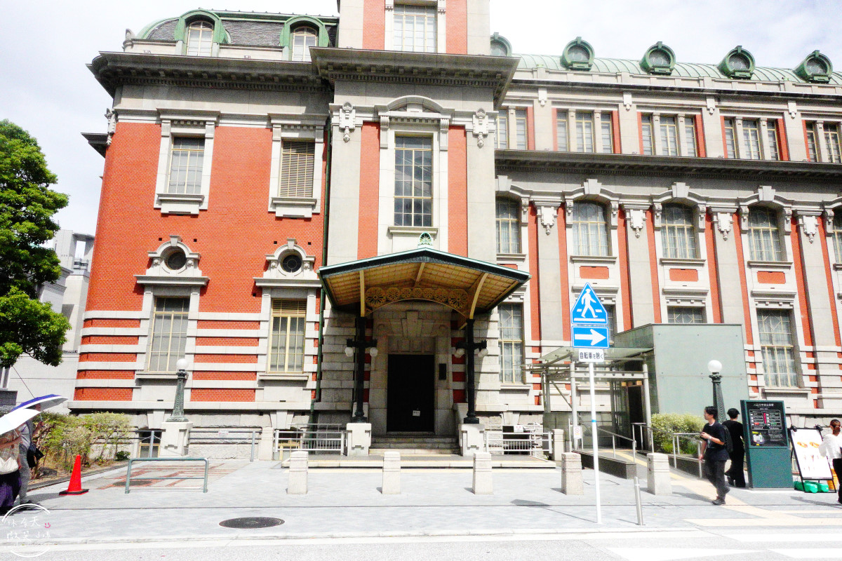 大阪中之島景點推薦∥大阪市中央公會堂，百年紅磚建築，免門票拍照點、建築亮點一次掌握︱大阪市中央公會堂餐廳菜單︱第一次大阪自由行必去！