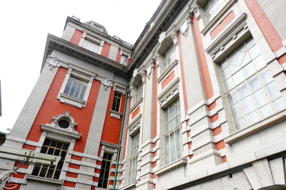大阪中之島景點推薦∥大阪市中央公會堂，百年紅磚建築，免門票拍照點、建築亮點一次掌握︱大阪市中央公會堂餐廳菜單︱第一次大阪自由行必去！