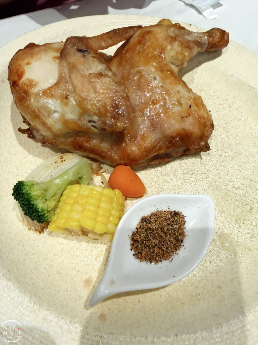 高雄夢時代必吃∥陶板屋套餐全攻略!香蒜瓦片牛排、香烤半雞,生日聚餐必去︱夢時代陶板屋最強套餐,最新套餐心得︱高雄夢時代聚餐必吃 - 第31張圖