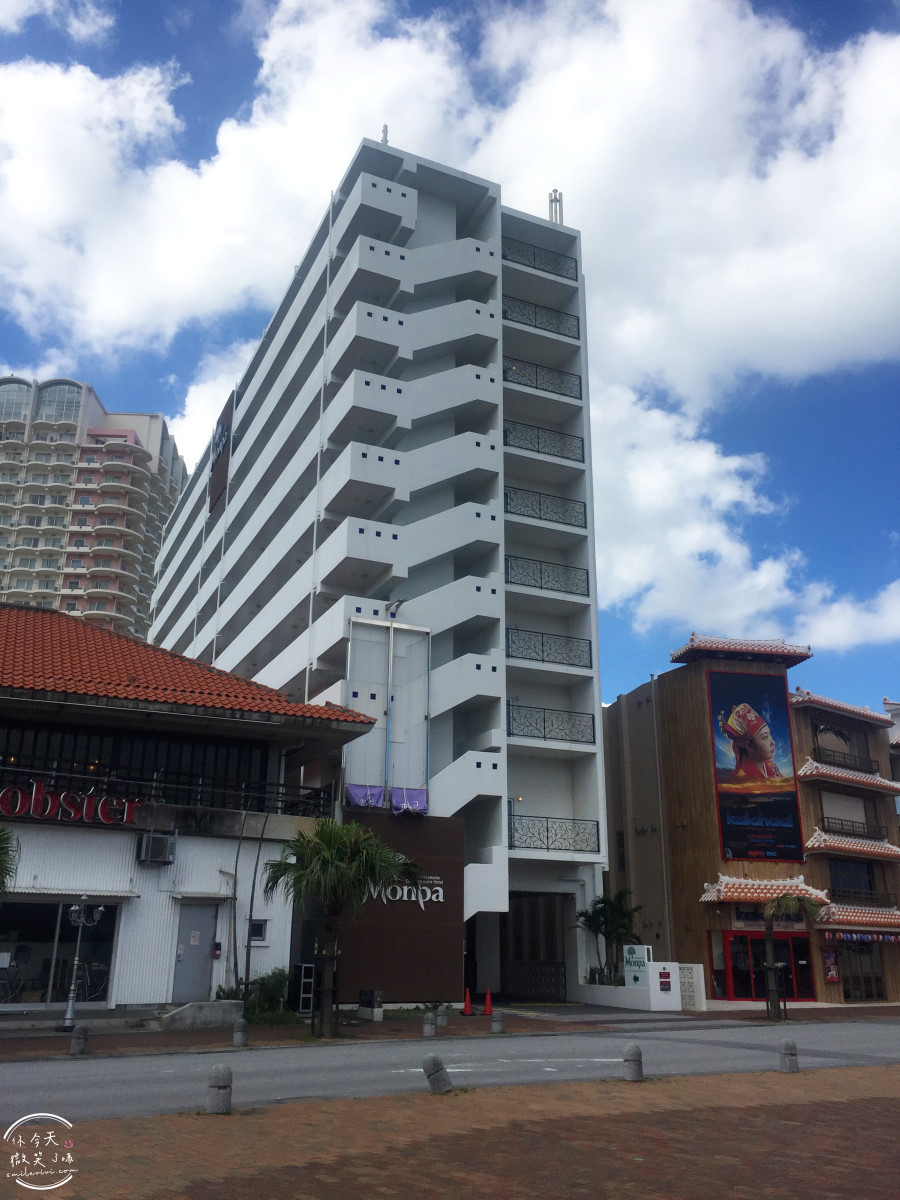沖繩北谷住宿推薦∥門巴公寓酒店 MONPA HOTEL 北谷海濱公寓式酒店，小廚房＋海景陽台超加分︱沖繩自由行住宿怎麼選？北谷美國村海景公寓式酒店︱沖繩親子、長住住宿推薦