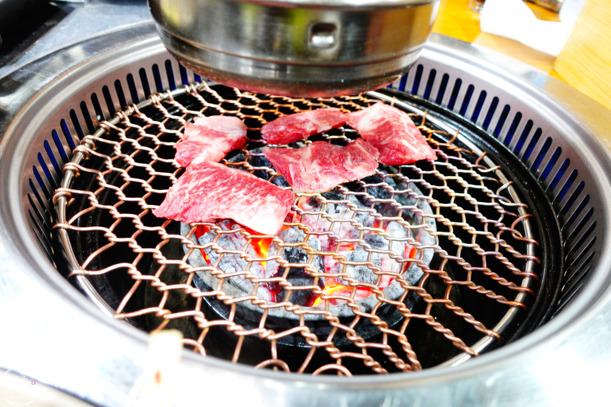 首爾韓牛推薦∥馬場洞沈家韓牛名家(심가네 한우고집)，可自己冰箱挑選韓牛︱價格優惠，韓牛拼盤必點，在地人也愛的韓牛名店！韓國首爾韓牛必吃