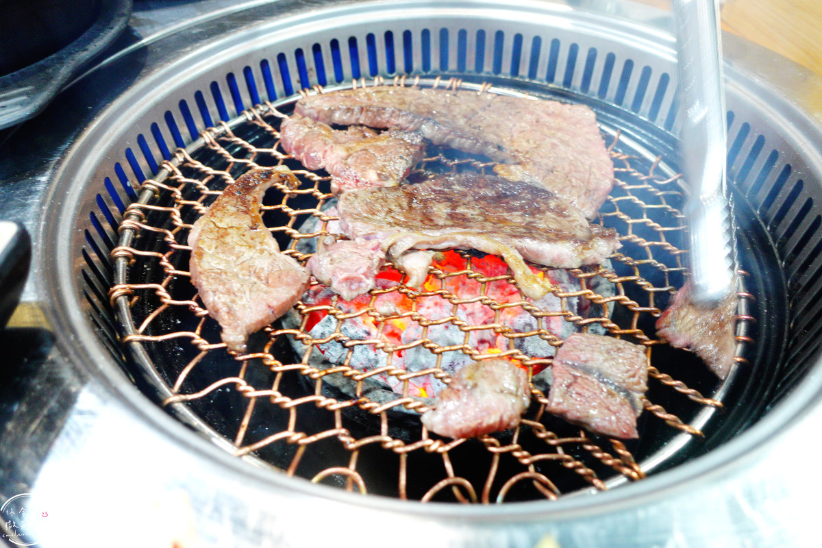 首爾韓牛推薦∥馬場洞沈家韓牛名家(심가네 한우고집)，可自己冰箱挑選韓牛︱價格優惠，韓牛拼盤必點，在地人也愛的韓牛名店！韓國首爾韓牛必吃