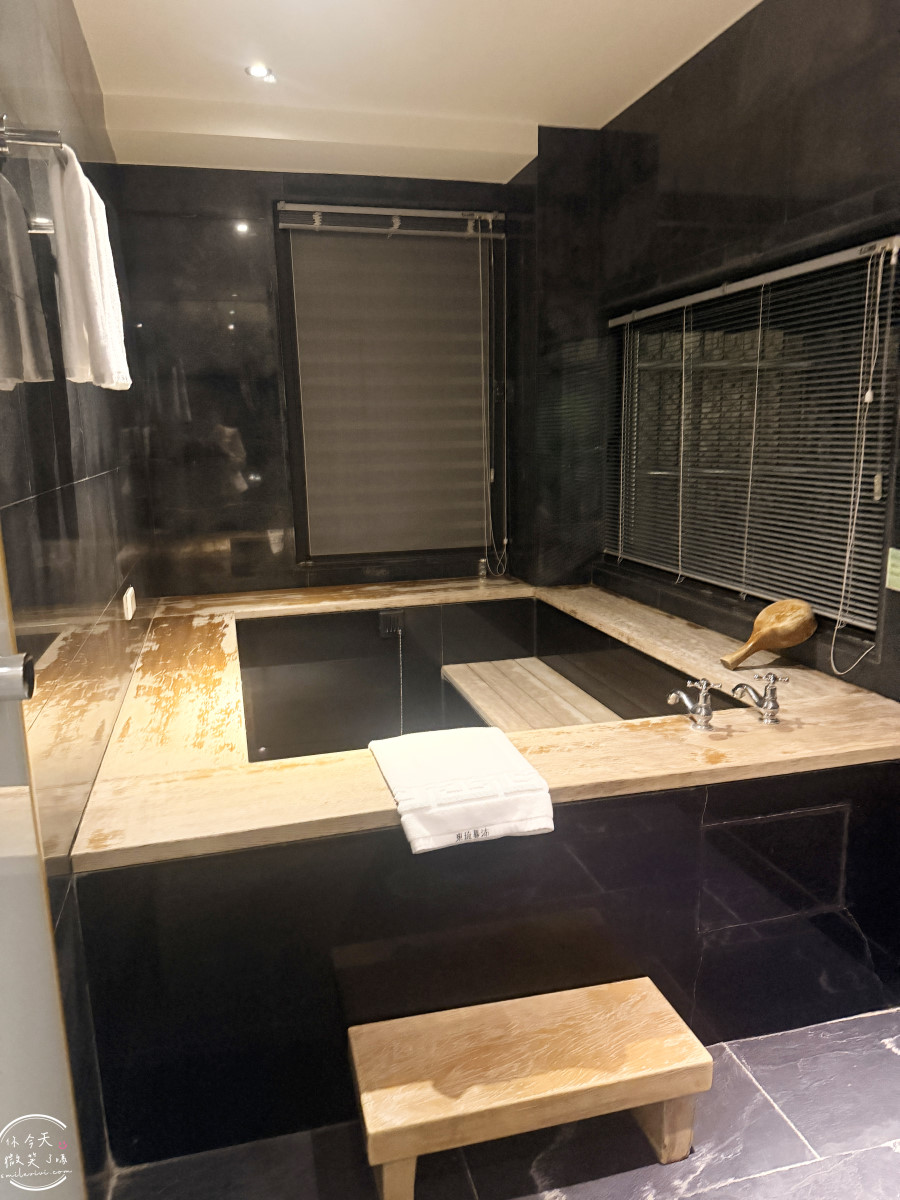 屏東東港新飯店∥河堤漫旅東琉暮沐，Villa、庭園各房型選擇、早餐、交通一次懂︱新開幕必住清單，三五好友家人包棟VILLA︱靜謐系渡假 Villa