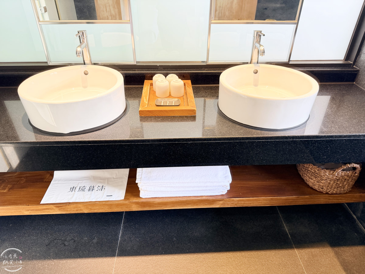 屏東東港新飯店∥河堤漫旅東琉暮沐，Villa、庭園各房型選擇、早餐、交通一次懂︱新開幕必住清單，三五好友家人包棟VILLA︱靜謐系渡假 Villa