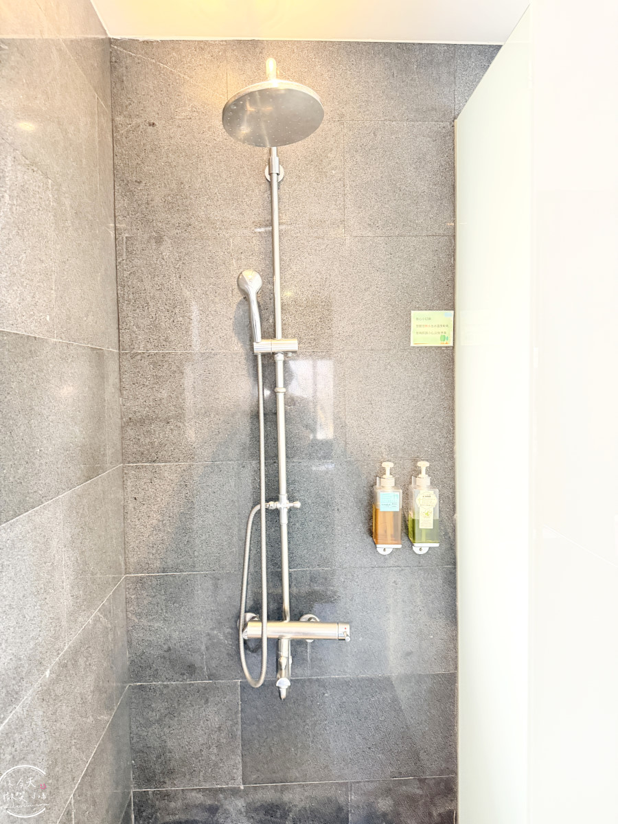 屏東東港新飯店∥河堤漫旅東琉暮沐，Villa、庭園各房型選擇、早餐、交通一次懂︱新開幕必住清單，三五好友家人包棟VILLA︱靜謐系渡假 Villa