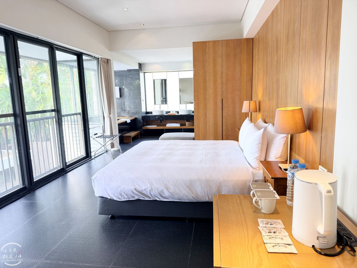 屏東東港新飯店∥河堤漫旅東琉暮沐，Villa、庭園各房型選擇、早餐、交通一次懂︱新開幕必住清單，三五好友家人包棟VILLA︱靜謐系渡假 Villa