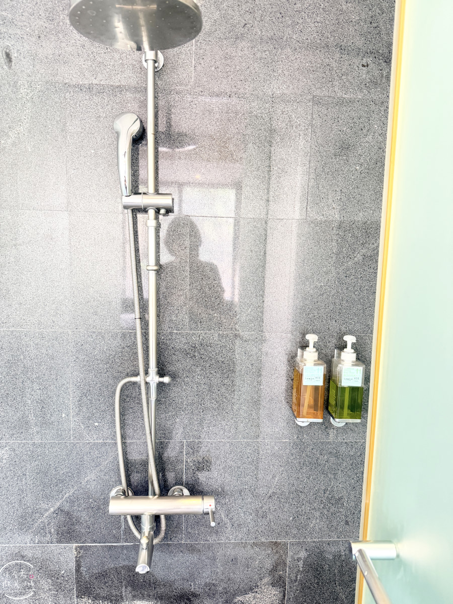 屏東東港新飯店∥河堤漫旅東琉暮沐，Villa、庭園各房型選擇、早餐、交通一次懂︱新開幕必住清單，三五好友家人包棟VILLA︱靜謐系渡假 Villa