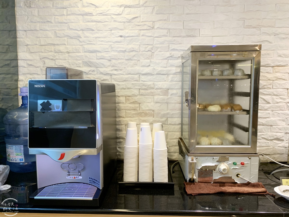 高雄鹽埕飯店推薦∥佑煦行旅 Hotel Yoshi 各房型開箱+早餐分享︱近駁二、愛河超方便︱高雄自由行住宿推薦、鹽埕區高CP值飯店 - 第64張圖 高雄鹽埕飯店推薦∥佑煦行旅 Hotel Yoshi 各房型開箱+早餐分享︱近駁二、愛河超方便︱高雄自由行住宿推薦、鹽埕區高CP值飯店