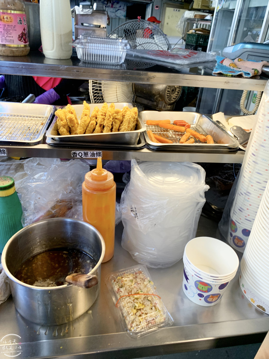 小琉球早餐必吃∥洪媽媽早餐店完整菜單,在地人也排隊的超人氣早餐︱平價又有飽足感,小琉球必吃美食︱小琉球早餐推薦第一名?琉球粿、湯包、油條蛋餅、酥炸魚條、黑糖糕 - 第10張圖 小琉球早餐必吃∥洪媽媽早餐店完整菜單,在地人也排隊的超人氣早餐︱平價又有飽足感,小琉球必吃美食︱小琉球早餐推薦第一名?琉球粿、湯包、油條蛋餅、酥炸魚條、黑糖糕