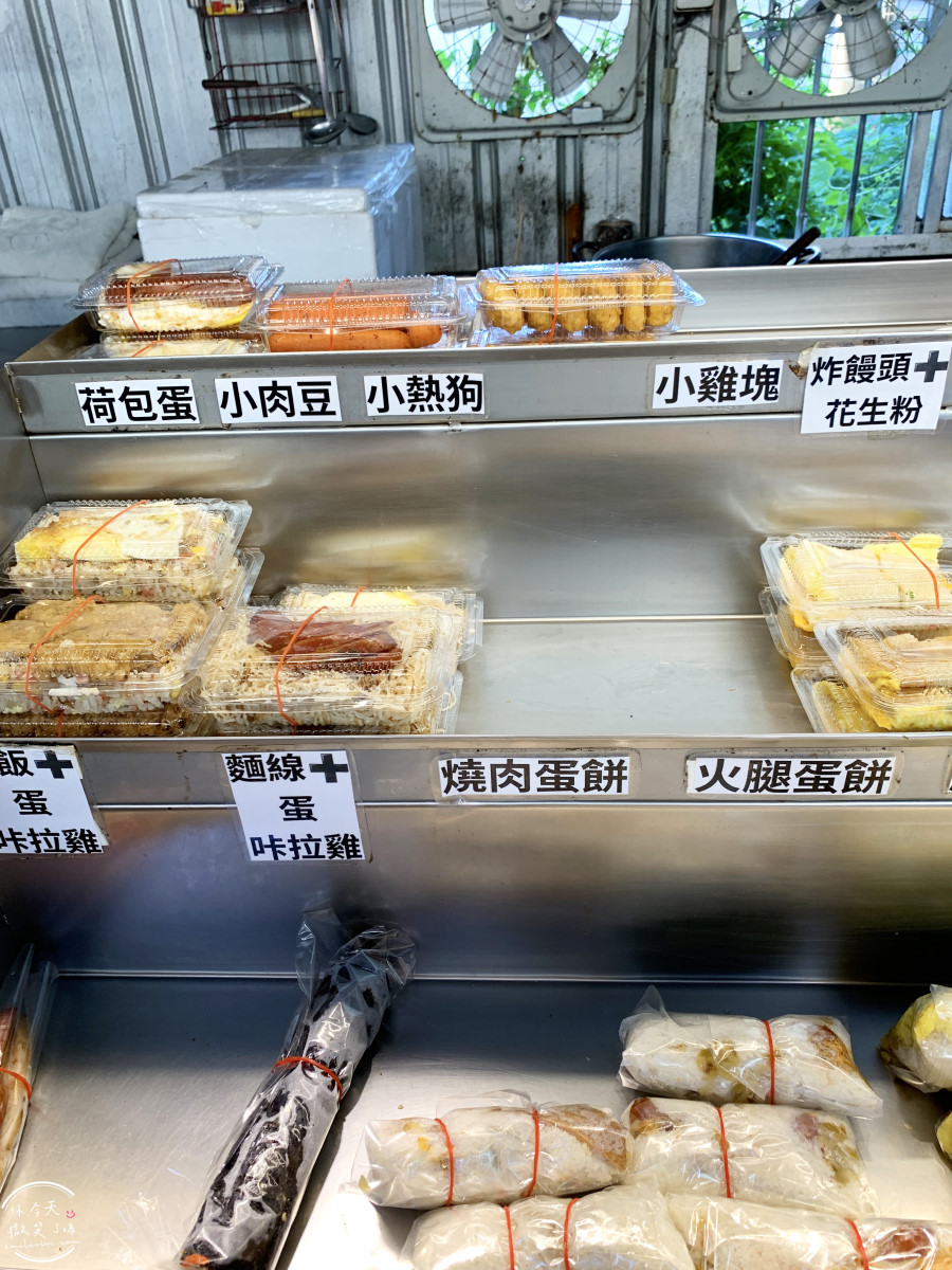 小琉球早餐必吃∥洪媽媽早餐店完整菜單,在地人也排隊的超人氣早餐︱平價又有飽足感,小琉球必吃美食︱小琉球早餐推薦第一名?琉球粿、湯包、油條蛋餅、酥炸魚條、黑糖糕 - 第12張圖 小琉球早餐必吃∥洪媽媽早餐店完整菜單,在地人也排隊的超人氣早餐︱平價又有飽足感,小琉球必吃美食︱小琉球早餐推薦第一名?琉球粿、湯包、油條蛋餅、酥炸魚條、黑糖糕