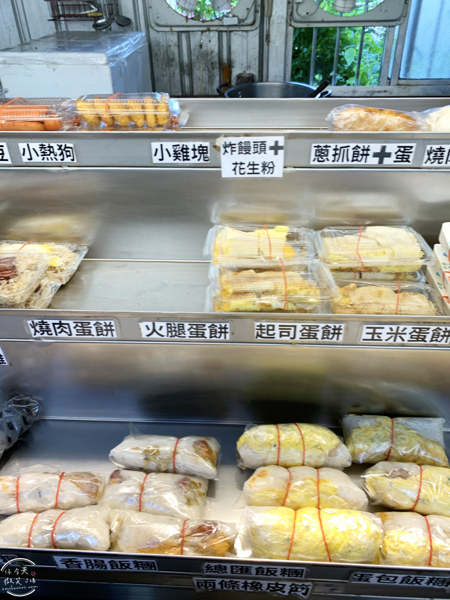 小琉球早餐必吃∥洪媽媽早餐店完整菜單,在地人也排隊的超人氣早餐︱平價又有飽足感,小琉球必吃美食︱小琉球早餐推薦第一名?琉球粿、湯包、油條蛋餅、酥炸魚條、黑糖糕 - 第13張圖 小琉球早餐必吃∥洪媽媽早餐店完整菜單,在地人也排隊的超人氣早餐︱平價又有飽足感,小琉球必吃美食︱小琉球早餐推薦第一名?琉球粿、湯包、油條蛋餅、酥炸魚條、黑糖糕