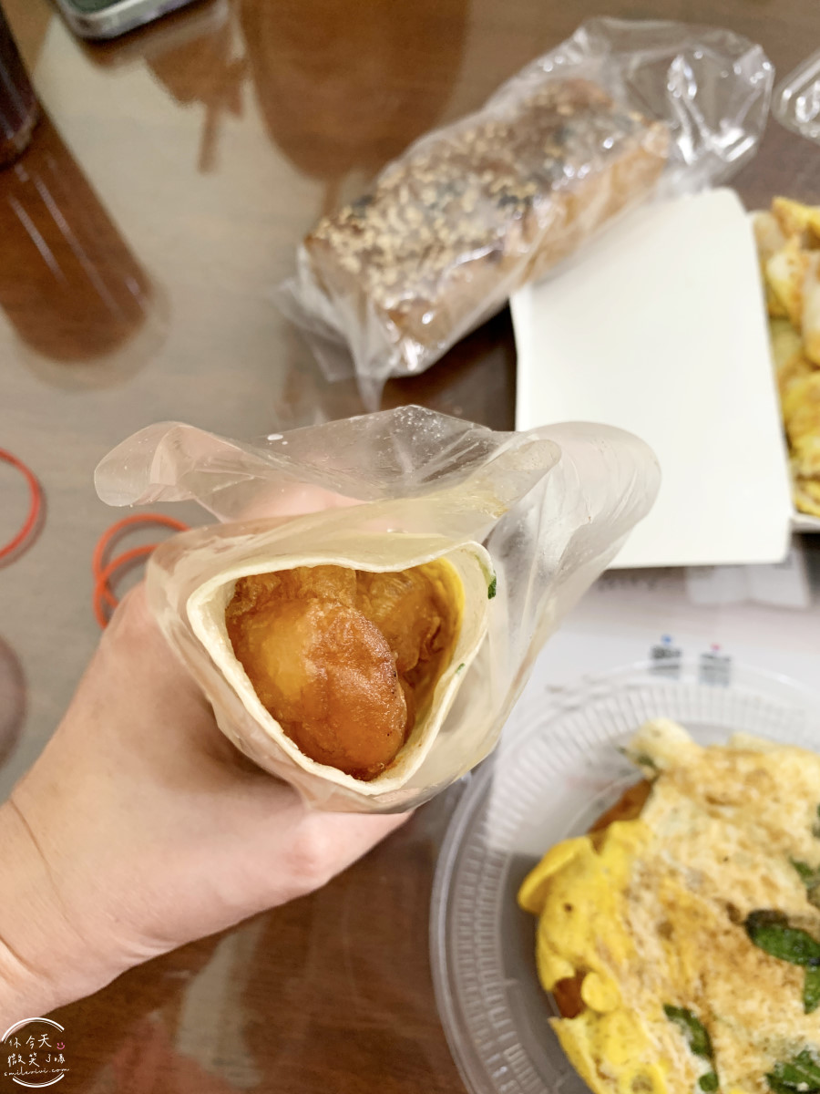 小琉球早餐必吃∥洪媽媽早餐店完整菜單,在地人也排隊的超人氣早餐︱平價又有飽足感,小琉球必吃美食︱小琉球早餐推薦第一名?琉球粿、湯包、油條蛋餅、酥炸魚條、黑糖糕 - 第28張圖 小琉球早餐必吃∥洪媽媽早餐店完整菜單,在地人也排隊的超人氣早餐︱平價又有飽足感,小琉球必吃美食︱小琉球早餐推薦第一名?琉球粿、湯包、油條蛋餅、酥炸魚條、黑糖糕
