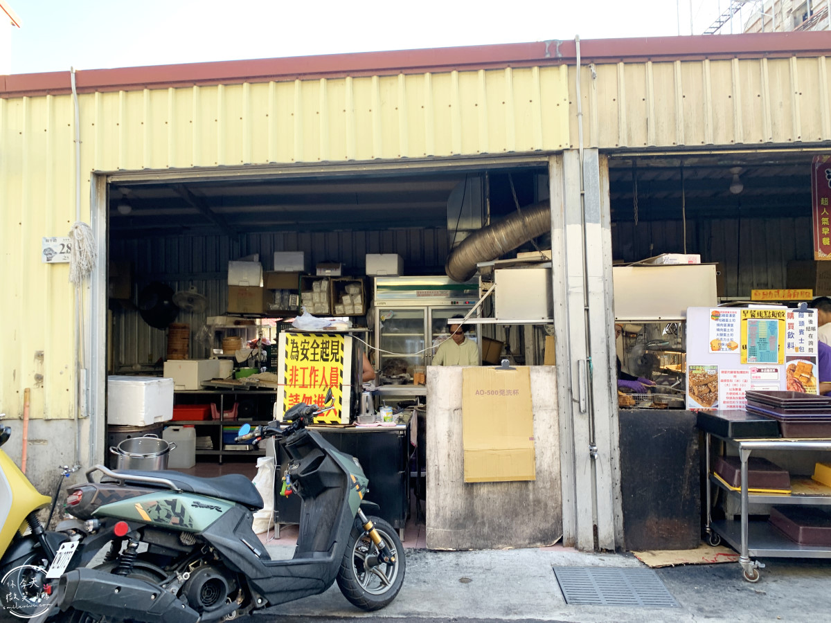 小琉球早餐必吃∥洪媽媽早餐店完整菜單,在地人也排隊的超人氣早餐︱平價又有飽足感,小琉球必吃美食︱小琉球早餐推薦第一名?琉球粿、湯包、油條蛋餅、酥炸魚條、黑糖糕 - 第31張圖 小琉球早餐必吃∥洪媽媽早餐店完整菜單,在地人也排隊的超人氣早餐︱平價又有飽足感,小琉球必吃美食︱小琉球早餐推薦第一名?琉球粿、湯包、油條蛋餅、酥炸魚條、黑糖糕