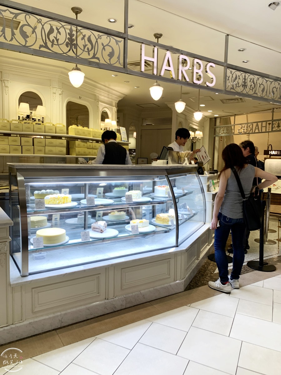 橫濱必吃甜點∥HARBS NEWoMan橫濱店 3 樓,新鮮水果蛋糕、白桃起司蛋糕太狂|甜點名店朝聖,人氣千層蛋糕排隊也要吃|日本必吃甜點HARBS - 第2張圖 橫濱必吃甜點∥HARBS NEWoMan橫濱店 3 樓,新鮮水果蛋糕、白桃起司蛋糕太狂|甜點名店朝聖,人氣千層蛋糕排隊也要吃|日本必吃甜點HARBS