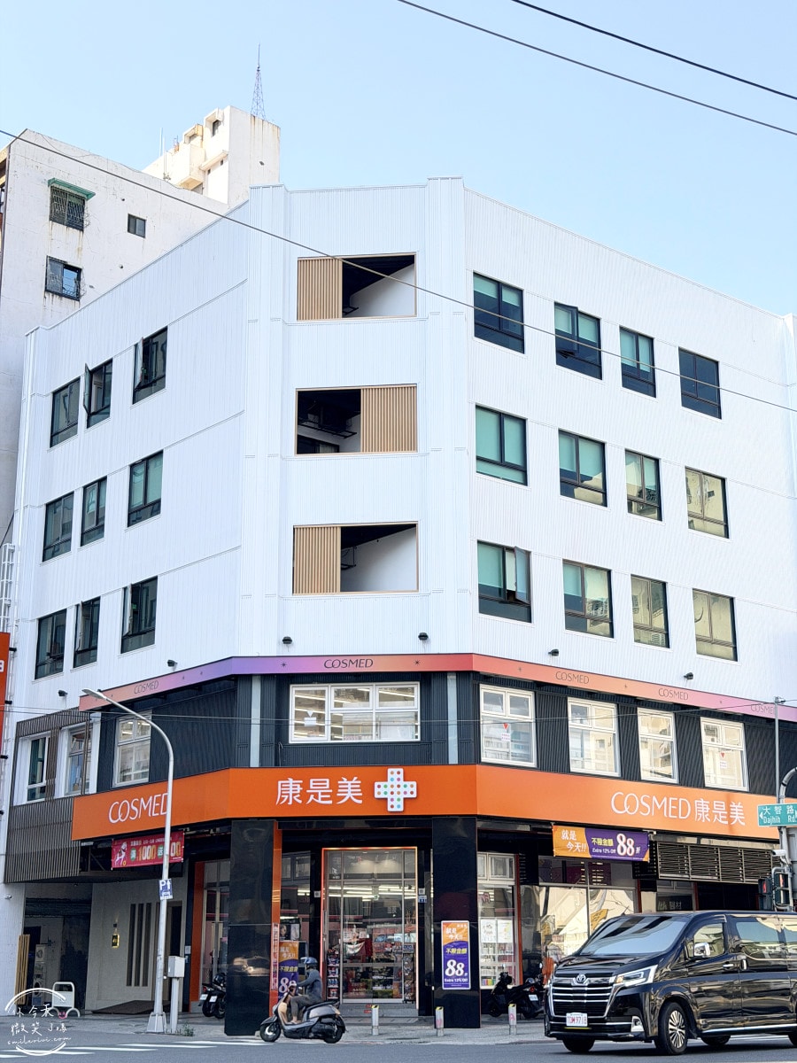 高雄住宿推薦∥河寓HOYU INN’S 2026 新飯店房型、環境與設施一次看|雙人房、家庭房,舒適乾淨,交通便利|高雄新飯店、高雄文青飯店 - 第2張圖 HOYU INN'S