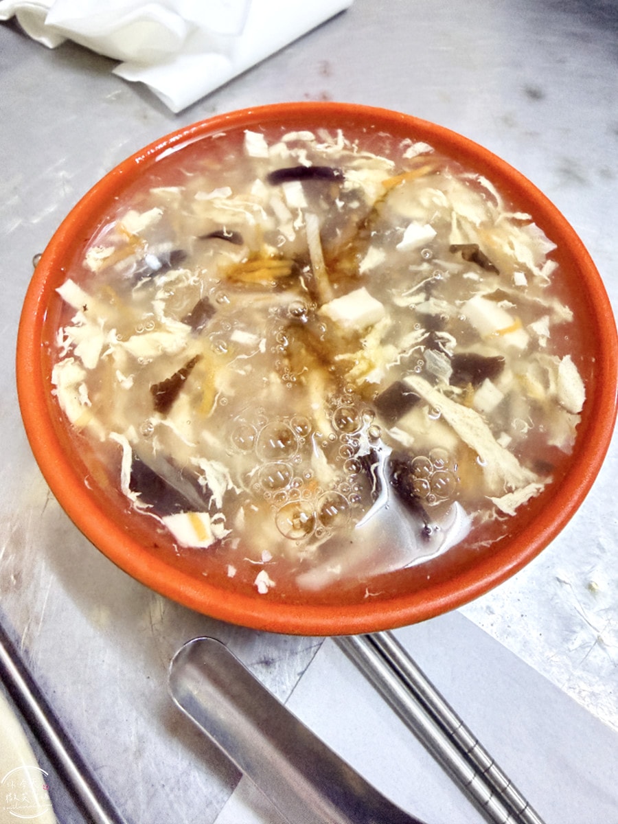 宜蘭銅板美食推薦∥正常鮮肉小湯包礁溪店爆汁登場,多次到訪推薦|在地排隊早餐,宜蘭早餐首選|湯包鮮甜肉汁滿滿,外加一碗酸辣湯超滿足 - 第13張圖 宜蘭銅板美食推薦∥正常鮮肉小湯包礁溪店爆汁登場,多次到訪推薦|在地排隊早餐,宜蘭早餐首選|湯包鮮甜肉汁滿滿,外加一碗酸辣湯超滿足