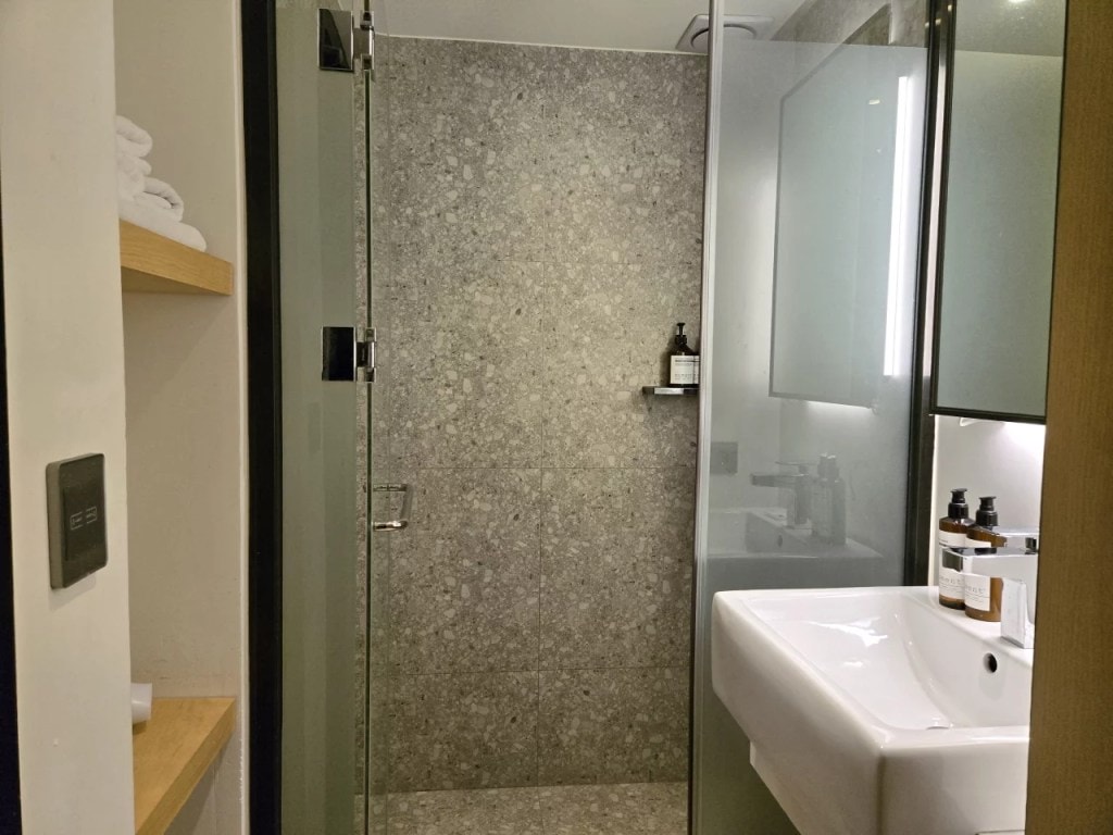 首爾江南住宿推薦∥CF HOTEL(씨에프호텔)江南驛三站住宿開箱,交通便利價格親民首選︱地鐵3分鐘超方便,商務旅遊都適合的平價飯店︱首爾住宿推薦必看 - 第12張圖 首爾江南住宿推薦∥CF HOTEL(씨에프호텔)江南驛三站住宿開箱,交通便利價格親民首選︱地鐵3分鐘超方便,商務旅遊都適合的平價飯店︱首爾住宿推薦必看