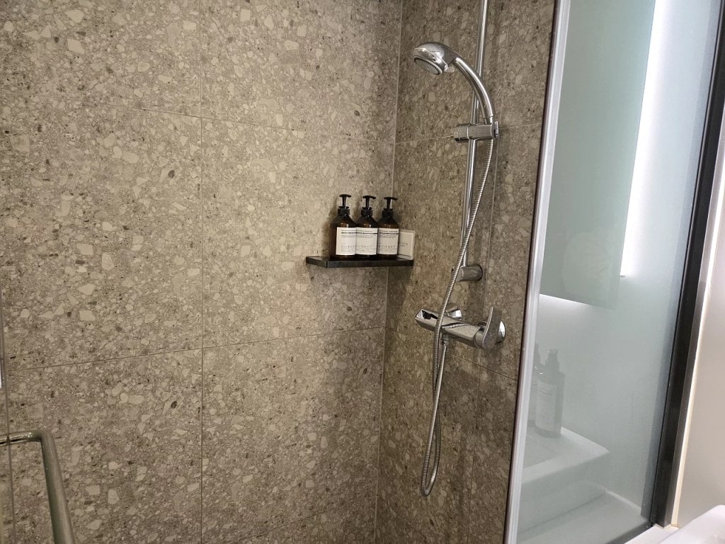 首爾江南住宿推薦∥CF HOTEL(씨에프호텔)江南驛三站住宿開箱,交通便利價格親民首選︱地鐵3分鐘超方便,商務旅遊都適合的平價飯店︱首爾住宿推薦必看 - 第16張圖 首爾江南住宿推薦∥CF HOTEL(씨에프호텔)江南驛三站住宿開箱,交通便利價格親民首選︱地鐵3分鐘超方便,商務旅遊都適合的平價飯店︱首爾住宿推薦必看