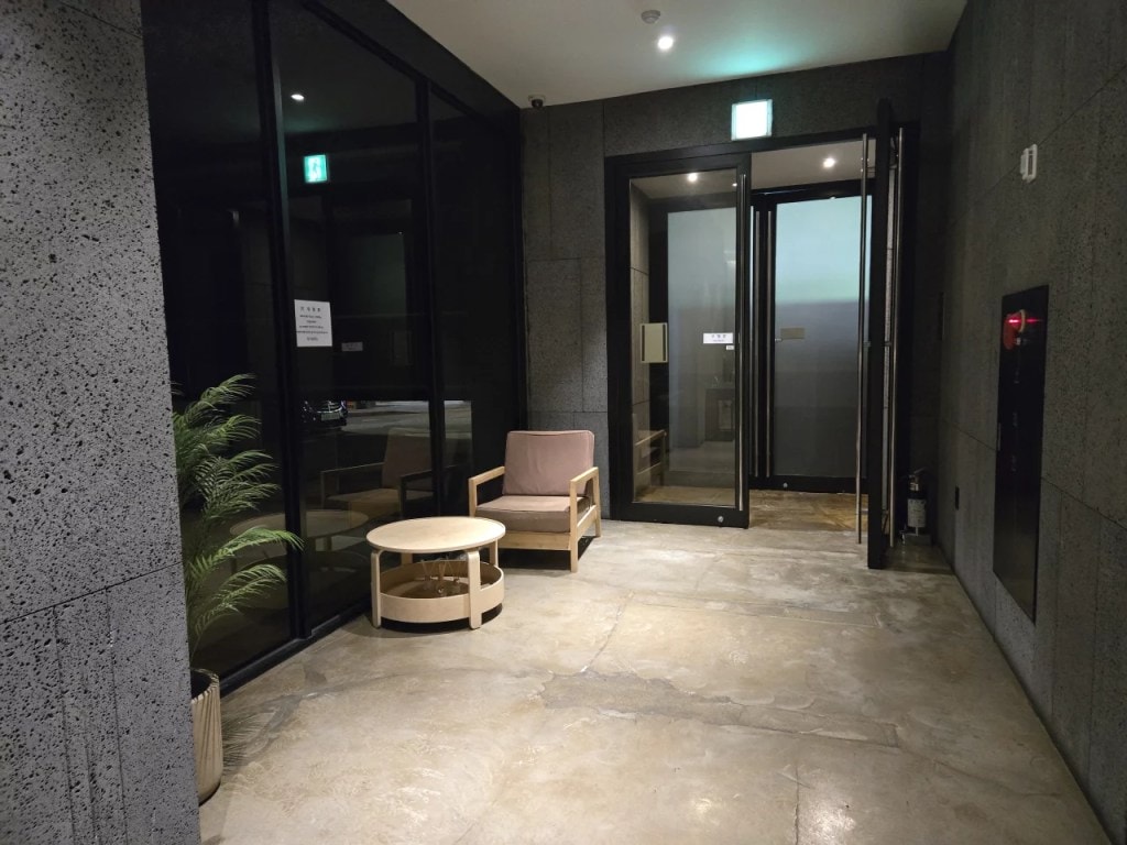 首爾江南住宿推薦∥CF HOTEL(씨에프호텔)江南驛三站住宿開箱,交通便利價格親民首選︱地鐵3分鐘超方便,商務旅遊都適合的平價飯店︱首爾住宿推薦必看 - 第4張圖 首爾江南住宿推薦∥CF HOTEL(씨에프호텔)江南驛三站住宿開箱,交通便利價格親民首選︱地鐵3分鐘超方便,商務旅遊都適合的平價飯店︱首爾住宿推薦必看