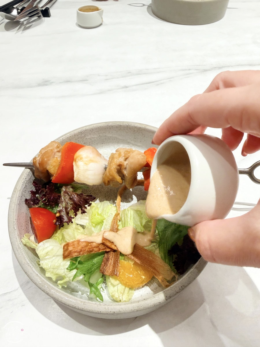 夢時代聚餐首選∥陶板屋套餐全攻略！2026最新套餐與人氣餐點推薦︱香蒜瓦片牛排、香烤半雞，生日聚餐必去︱夢時代陶板屋最強套餐，最新套餐心得︱高雄夢時代聚餐必吃