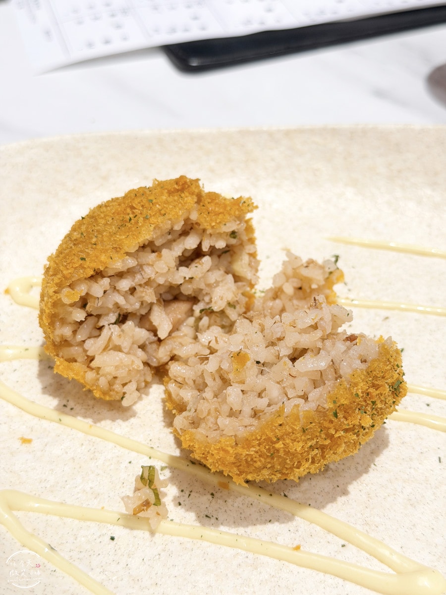 夢時代聚餐首選∥陶板屋套餐全攻略！2026最新套餐與人氣餐點推薦︱香蒜瓦片牛排、香烤半雞，生日聚餐必去︱夢時代陶板屋最強套餐，最新套餐心得︱高雄夢時代聚餐必吃