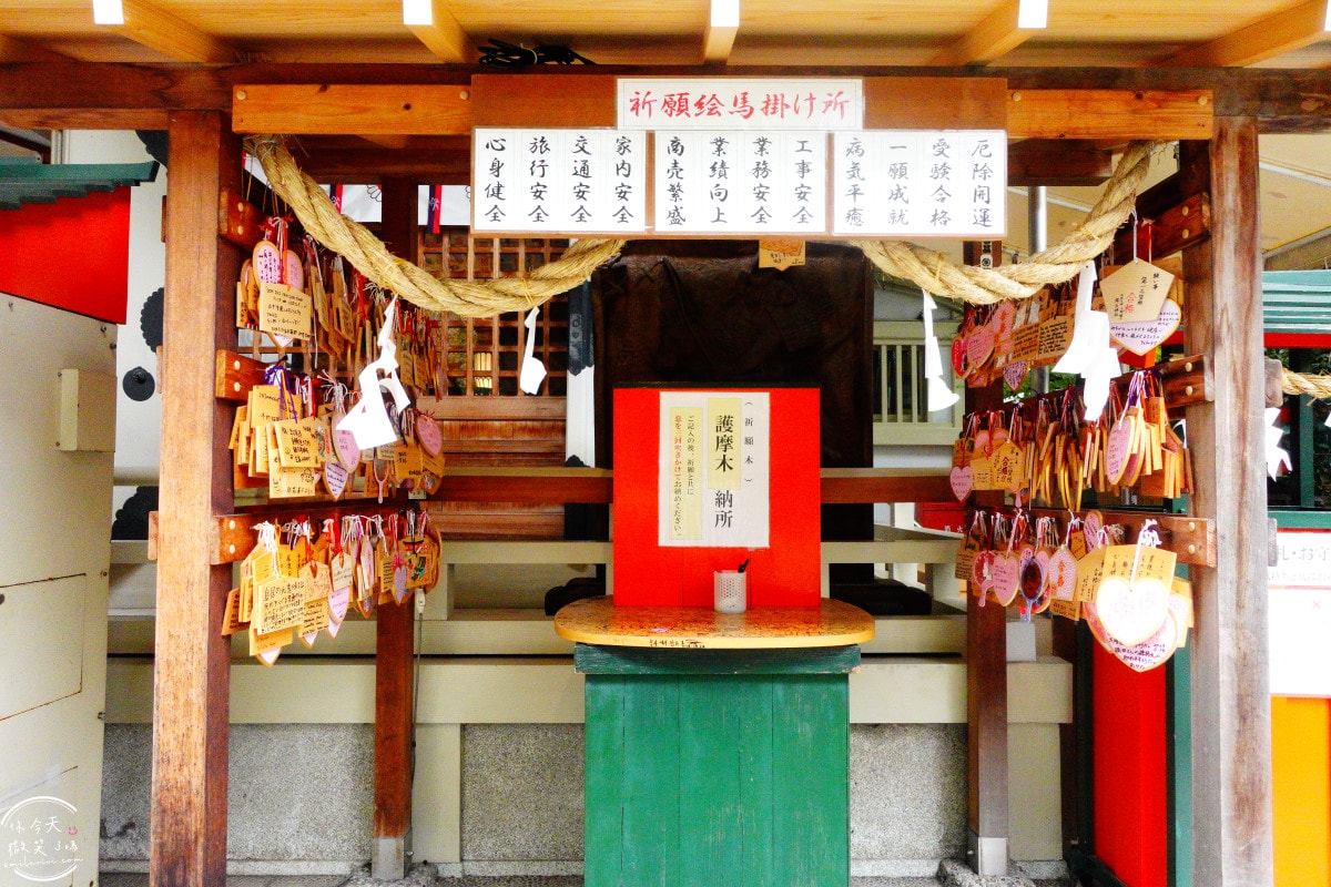 大阪梅田必去景點∥梅田露天神社，戀愛成就神社︱絕美透明戀愛御守必買，神準的戀愛神社︱戀愛祈願參拜完整攻略︱神社內御守一次看