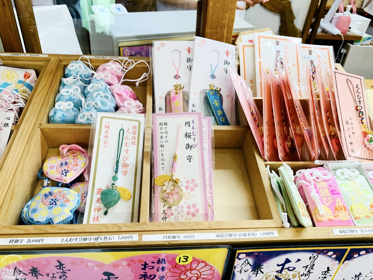大阪梅田必去景點∥梅田露天神社，戀愛成就神社︱絕美透明戀愛御守必買，神準的戀愛神社︱戀愛祈願參拜完整攻略︱神社內御守一次看