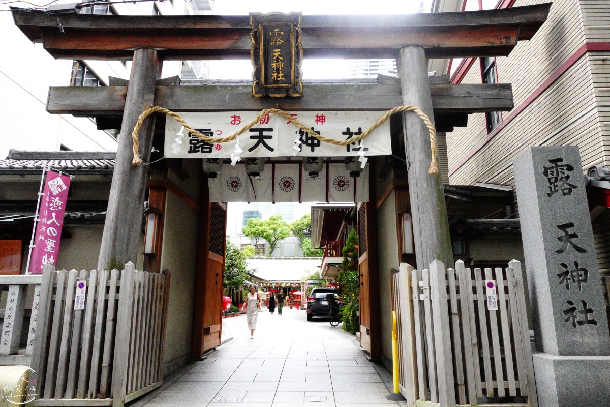 大阪梅田必去景點∥梅田露天神社，戀愛成就神社︱絕美透明戀愛御守必買，神準的戀愛神社︱戀愛祈願參拜完整攻略︱神社內御守一次看