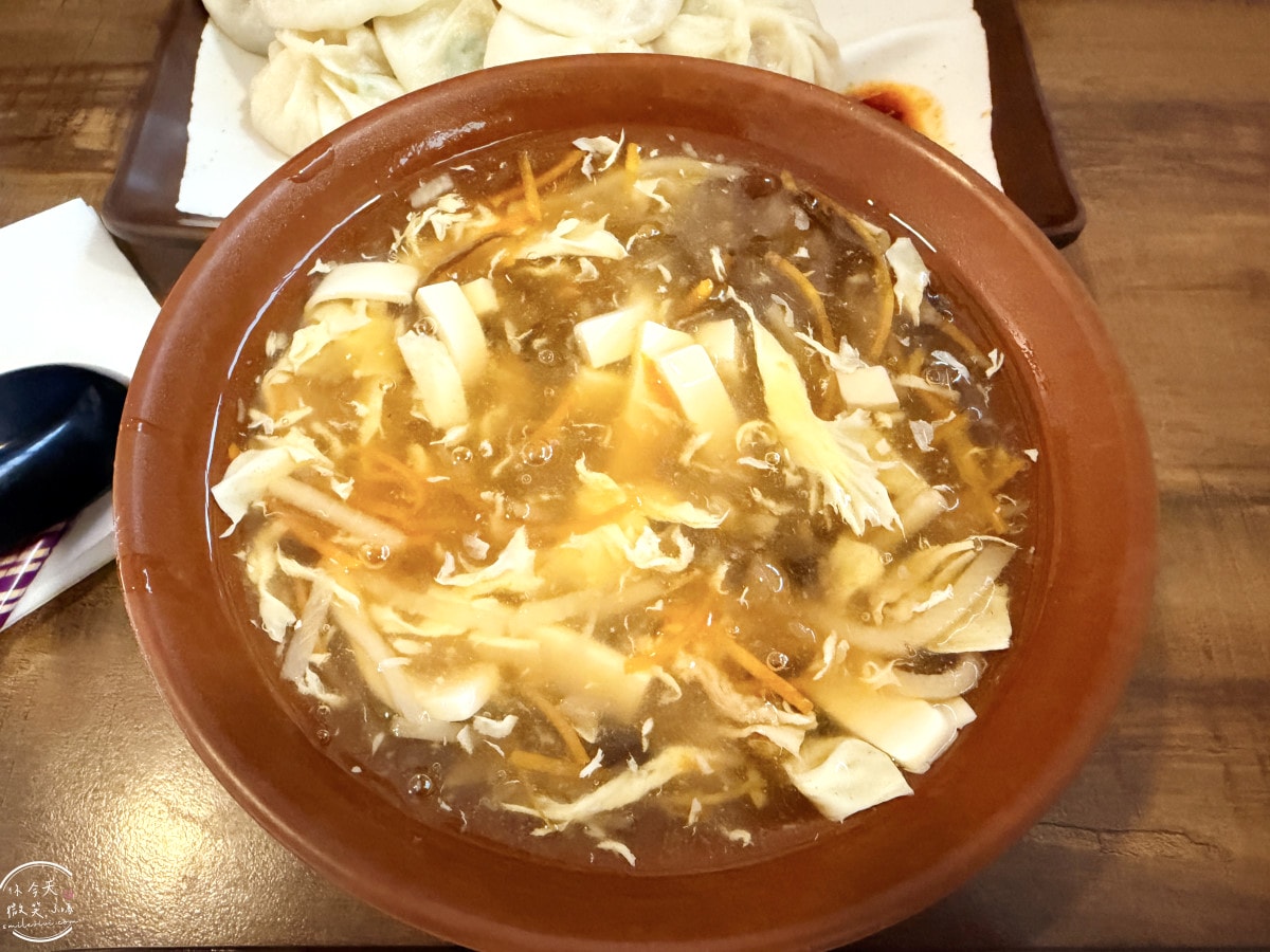 礁溪美食推薦∥正好鮮肉小籠包礁溪店爆汁小籠包，現包現蒸︱菜單、價格、用餐心得分享︱和正常鮮肉小湯包哪個好吃？人氣排隊名店開箱