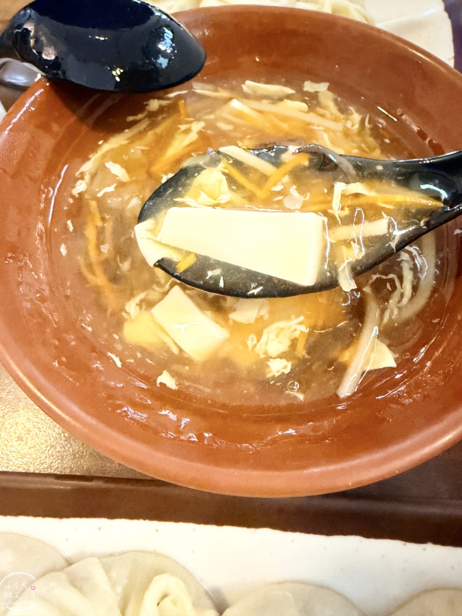 礁溪美食推薦∥正好鮮肉小籠包礁溪店爆汁小籠包，現包現蒸︱菜單、價格、用餐心得分享︱和正常鮮肉小湯包哪個好吃？人氣排隊名店開箱