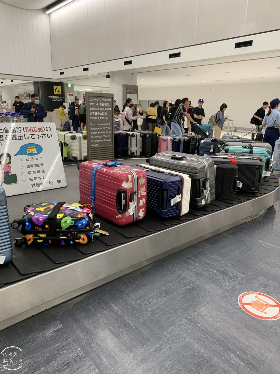 高雄出發東京自由行∥台灣虎航 IT280 班機開箱，班機實際搭乘心得︱高雄直飛東京成田︱虎航線上報到︱Skyliner不用排隊Face Check in Go