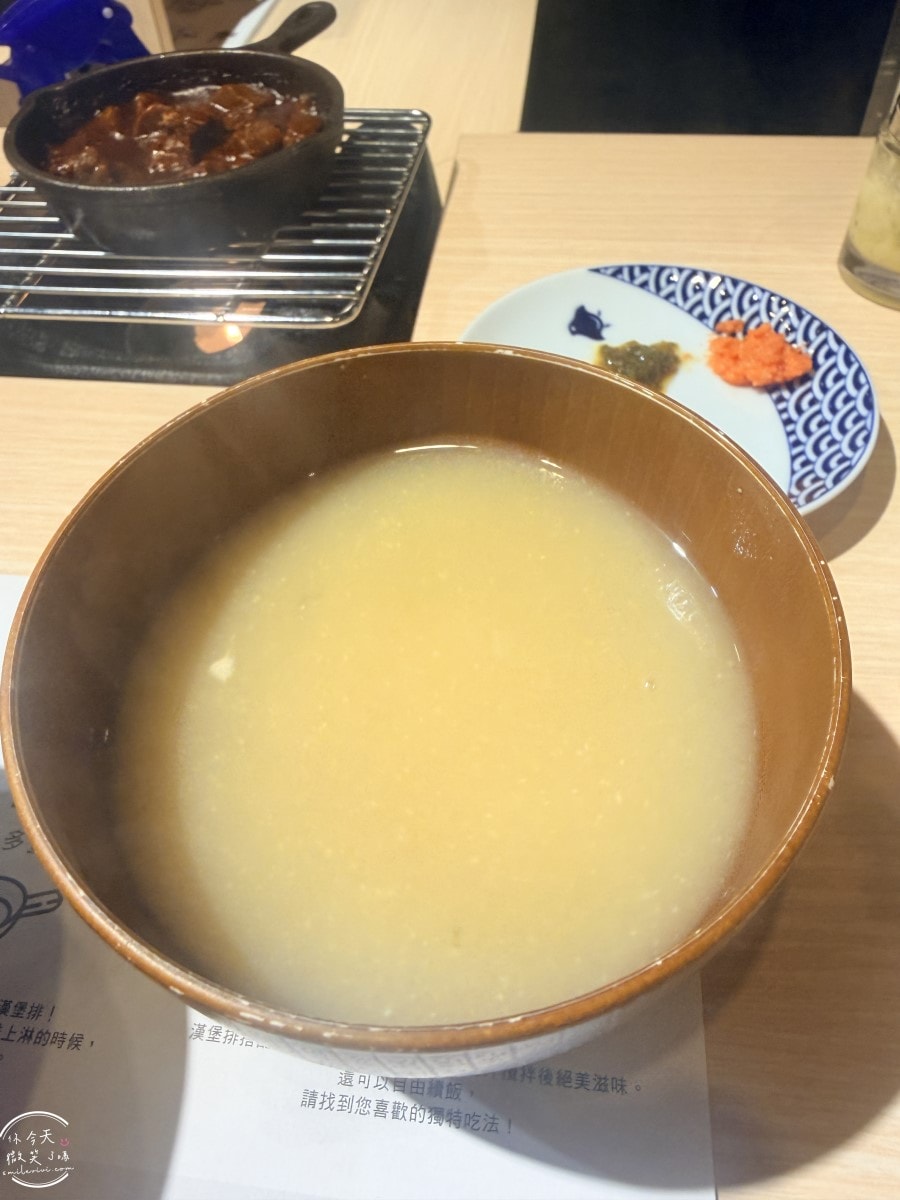 南港高鐵站美食推薦∥漢堡排 嘉 CITYLINK南港店，多汁肉排超滿足︱值得吃嗎？實際體驗，排隊人氣美食︱漢堡排嘉菜單，牛舌漢堡排定食、炭火牛橫膈膜排定食