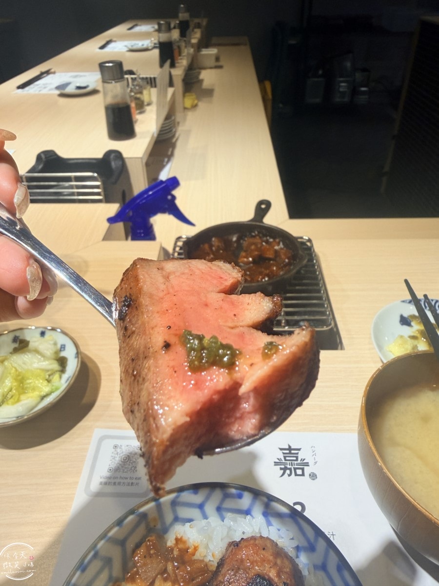 南港高鐵站美食推薦∥漢堡排 嘉 CITYLINK南港店，多汁肉排超滿足︱值得吃嗎？實際體驗，排隊人氣美食︱漢堡排嘉菜單，牛舌漢堡排定食、炭火牛橫膈膜排定食
