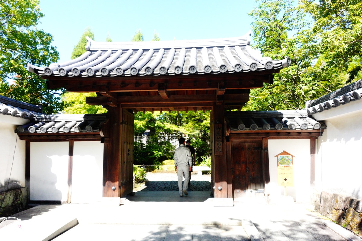 姬路景點推薦∥姬路城參觀完別錯過好古園︱雙樹庵抹茶和菓子與日式庭園療癒體驗分享︱姬路城旁隱藏版日式茶屋︱姬路一日遊景點 - 第8張圖 姬路景點推薦∥姬路城參觀完別錯過好古園︱雙樹庵抹茶和菓子與日式庭園療癒體驗分享︱姬路城旁隱藏版日式茶屋︱姬路一日遊景點