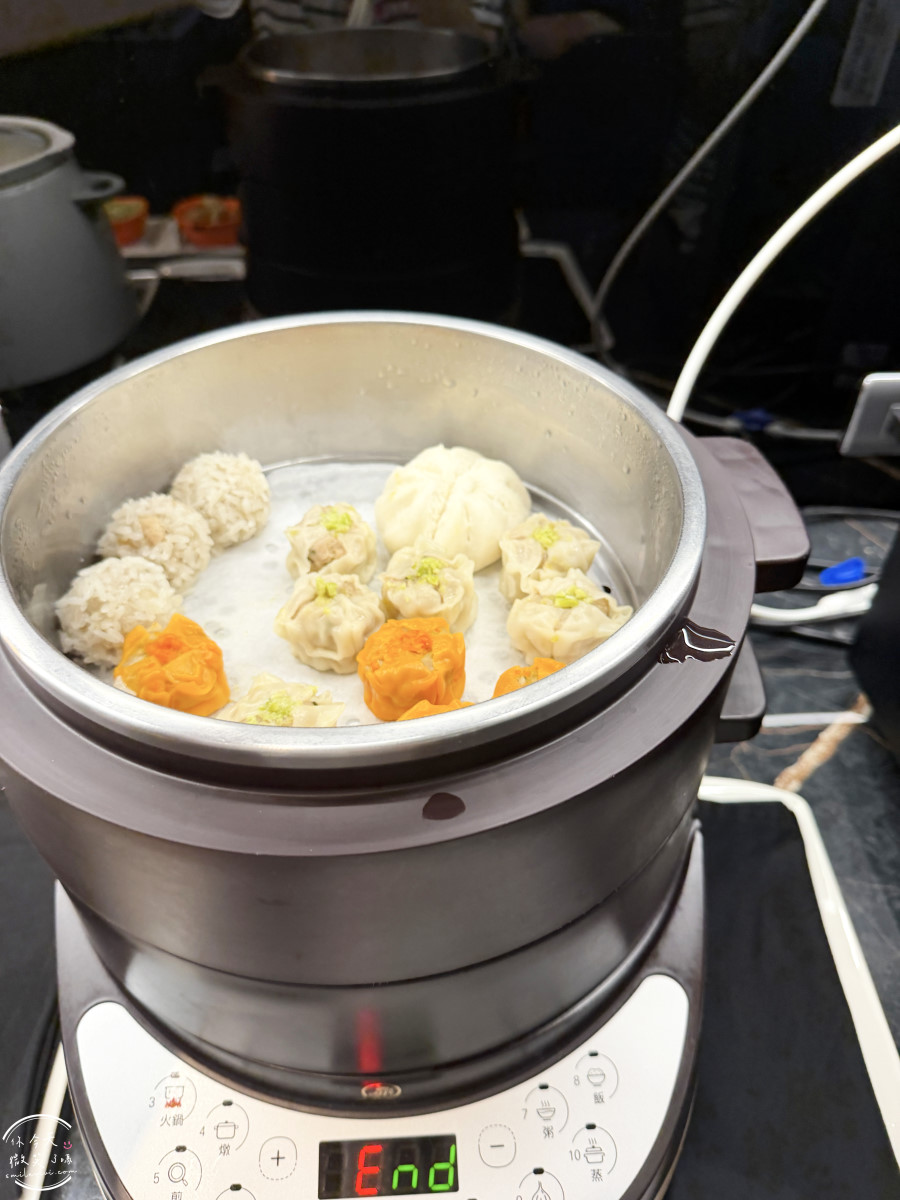 高雄機場貴賓室推薦∥南苑國際商務中心實際使用心得與餐點開箱︱環境與休息體驗分享︱龍騰卡U.First 貴賓室服務使用、高雄南苑貴賓室