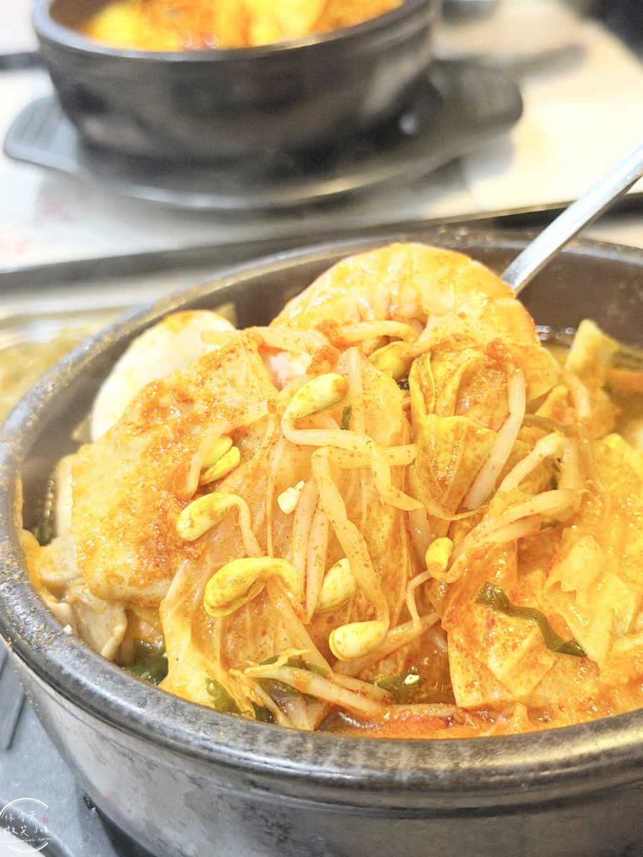 高雄韓式料理∥韓石食堂陽明店,豆腐鍋、柚香醬味炸雞平價又美味︱不收服務費的平價韓式料理︱高雄韓式料理分享 - 第10張圖 高雄韓式料理∥韓石食堂陽明店,豆腐鍋、柚香醬味炸雞平價又美味︱不收服務費的平價韓式料理︱高雄韓式料理分享