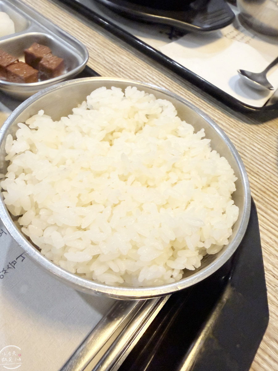 高雄韓式料理∥韓石食堂陽明店,豆腐鍋、柚香醬味炸雞平價又美味︱不收服務費的平價韓式料理︱高雄韓式料理分享 - 第15張圖 高雄韓式料理∥韓石食堂陽明店,豆腐鍋、柚香醬味炸雞平價又美味︱不收服務費的平價韓式料理︱高雄韓式料理分享