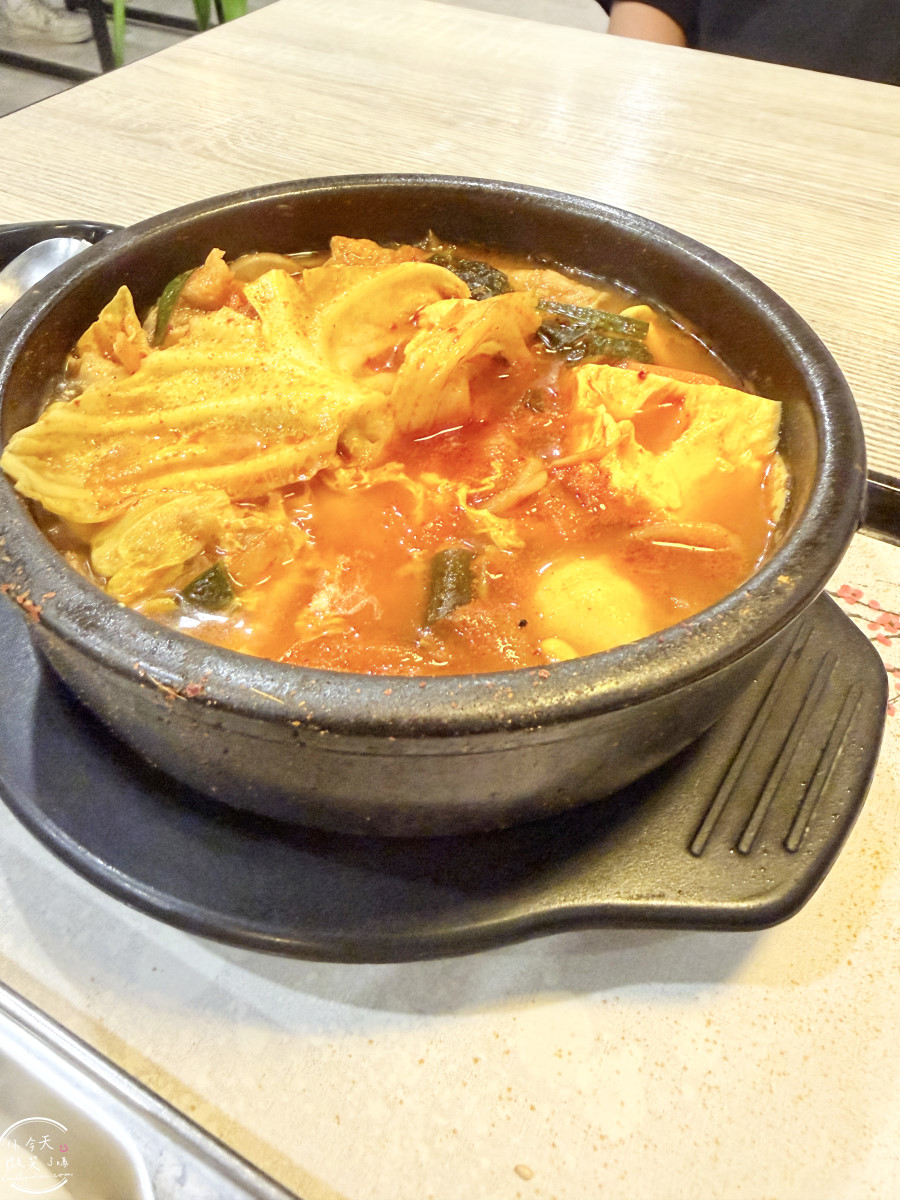 高雄韓式料理∥韓石食堂陽明店,豆腐鍋、柚香醬味炸雞平價又美味︱不收服務費的平價韓式料理︱高雄韓式料理分享 - 第17張圖 高雄韓式料理∥韓石食堂陽明店,豆腐鍋、柚香醬味炸雞平價又美味︱不收服務費的平價韓式料理︱高雄韓式料理分享