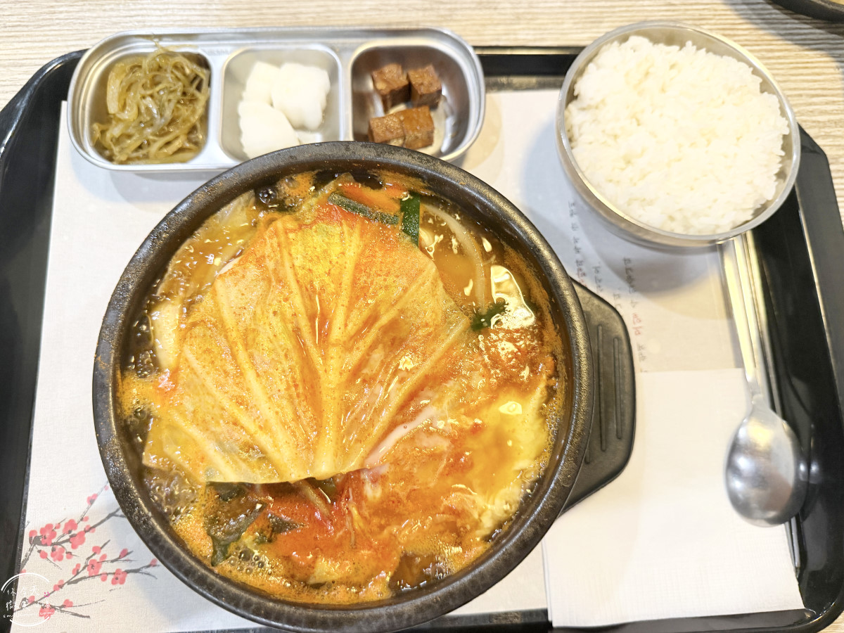 高雄韓式料理∥韓石食堂陽明店,豆腐鍋、柚香醬味炸雞平價又美味︱不收服務費的平價韓式料理︱高雄韓式料理分享 - 第7張圖 高雄韓式料理∥韓石食堂陽明店,豆腐鍋、柚香醬味炸雞平價又美味︱不收服務費的平價韓式料理︱高雄韓式料理分享
